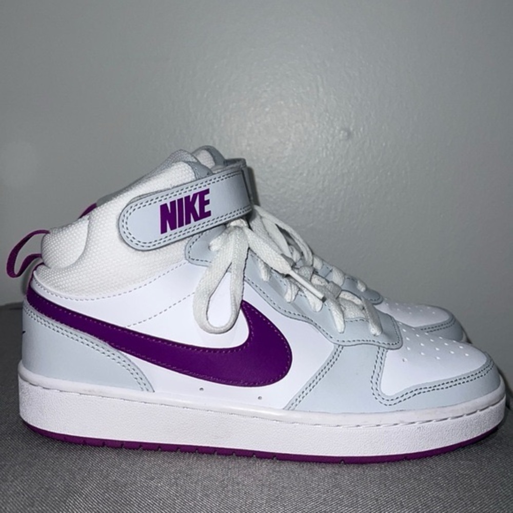 Nike 💜🤍 Court Borough Mid GS2 platinum white vivid purple strap High Top Y 4.5